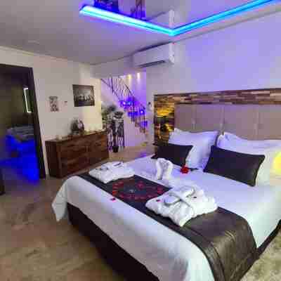 Loveroom La Garçonn’Hyères Rooms