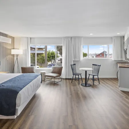 Sea Harbor Hotel - San Diego Отели рядом с достопримечательностью «Харбор-Айленд»