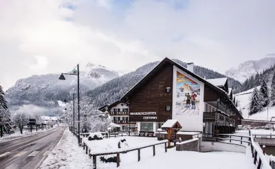 Residence Contrin Hotel in zona Funivia Sass Pordoi - Stazione a valle