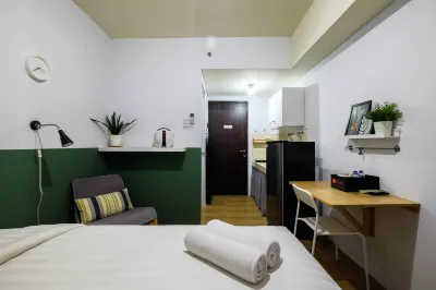 Bright Studio Apartment Serpong Greenview Hoteles en Serpong