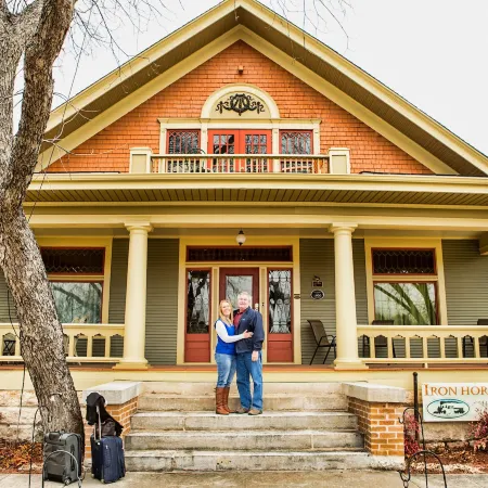 Iron Horse Inn
