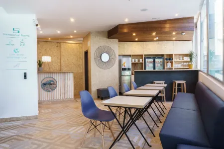 Take Surf Hostel Conil Отели в г. Конил-де-ла-Фронтера