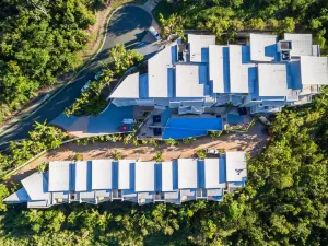 Azure Sea Airlie Beach Resort