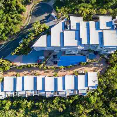Azure Sea Airlie Beach Resort Hotel Exterior