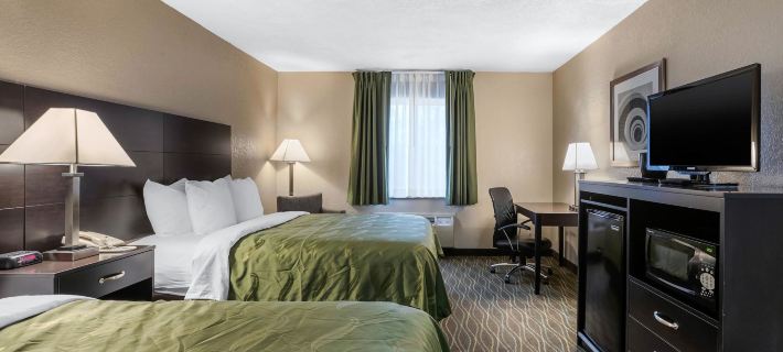 Quality Inn & Suites des Moines - Merle Hay Road Hotels in Polk County