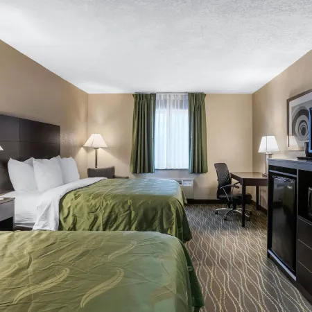 Quality Inn & Suites des Moines - Merle Hay Road