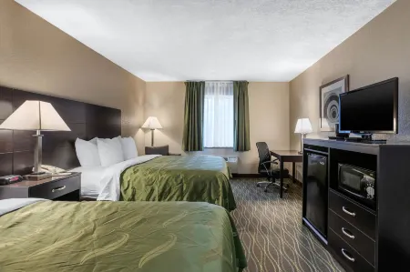 Quality Inn & Suites des Moines - Merle Hay Road