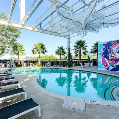 Lorenzo Hotel Dallas, Tapestry Collection by Hilton ダウンタウン周辺のホテル