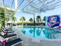 Lorenzo Hotel Dallas, Tapestry Collection by Hilton - piscina