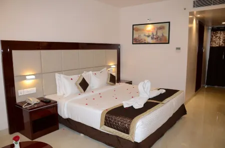 The Avr Hotels & Banquets Отели рядом с достопримечательностью «Ramdas»