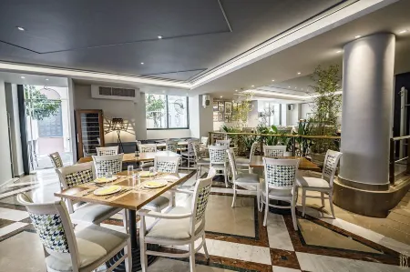 Rex Hotel Отели в г. Messini