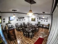 Hotel Bujtina e Bardhe - Aamiainen