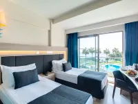 Falcon Hotel Hotels near برج الساعة