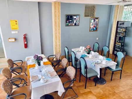 Dafika Lodge Отели рядом с достопримечательностью «Tema Cocoa Processing Company (CPC)»