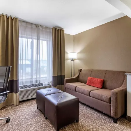 Comfort Inn & Suites Cedar Rapids North - Collins Road Hotels in Cedar Rapids