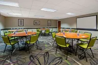 La Quinta Inn & Suites by Wyndham Detroit Metro Airport Hôtels à : Romulus