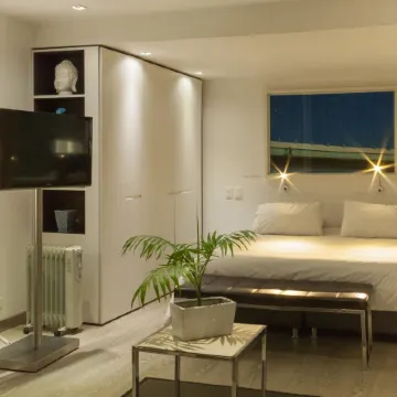 The Grace Hotel Отели рядом с достопримечательностью «Театр «Роял Сентер»»