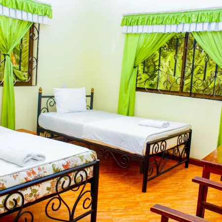 Bright Star Hotel & Safaris