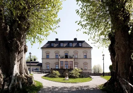 Görvälns Slott Отели в г. Kallhall
