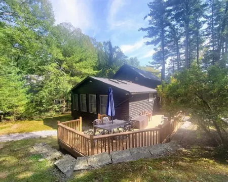 Cozy all season cabin w/ private boathouse & dock! 帕爾邁拉酒店