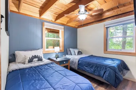 Arrowhead Lake Retreat by AvantStay Shared Pool Game Room Firepit