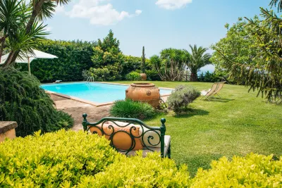 أجريتوريزمو كاستيلو سانتا مارجريتا Hotels near Porta Nova