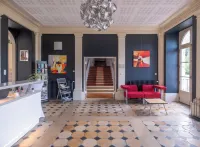 Chateau de Briançon Hotels in Villevêque