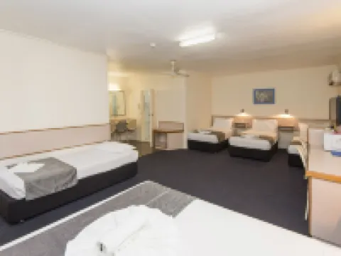 Mid City Motor Inn Hotels in Mackay