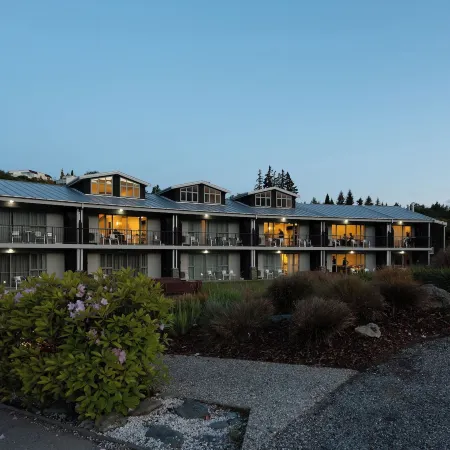 Clearbrook Motel & Serviced Apartments