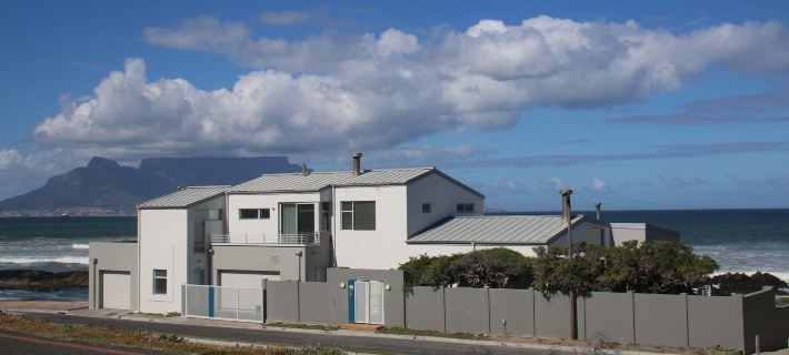 Bokkombaai Hotels in Bloubergstrand