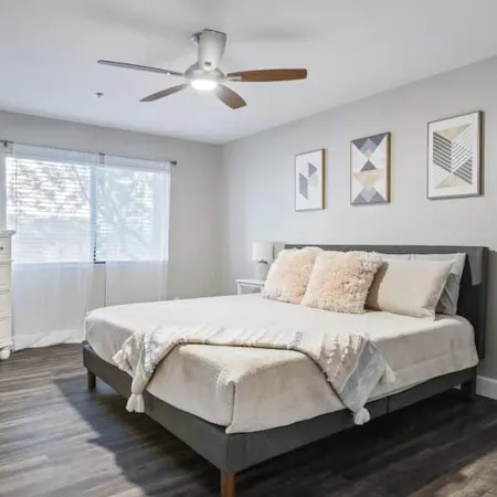 Beautiful Newly Remodeled 2-Bdrm Biltmore Condo