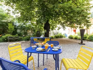 L'Abeille - Boutique Apartments