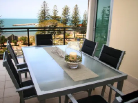 Proximity Waterfront Apartments Hotels in Redcliffe
