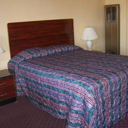 Sky Ranch Inn