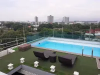 The Greenery Central Suite & Hotel - Pools
