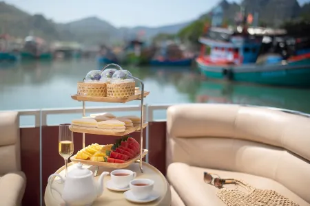 La Isla Pranburi Beach Resort Отели рядом с достопримечательностью «Tham Phraya Nakhon»