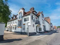 The George Hotel, Amesbury, Wiltshire Hotels near Durrington Walls