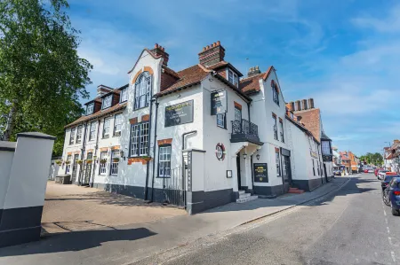 The George Hotel, Amesbury, Wiltshire Отели рядом с достопримечательностью «Стоунхендж»