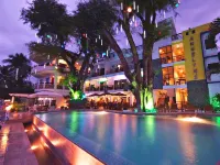 Angelyn's Dive Resort - Beach