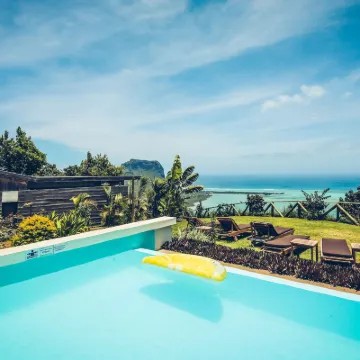 Chalets Chamarel Hotels near Le Morne