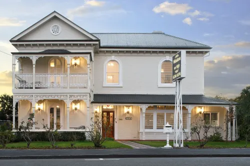 Windarra on High Hotels in East Launceston