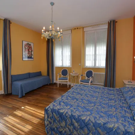 Hotel Castel Jeanson Отели в г. Аи