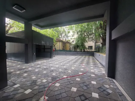 Executive Suites by Modern Living Отели рядом с достопримечательностью «Спомен куќа на Мајка Тереза»