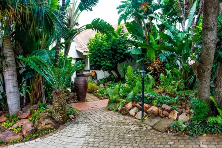 La Dolce Vita Umhlanga Guesthouse Отели рядом с достопримечательностью «Netcare uMhlanga Hospital»