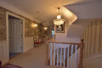Herbert House ,V93 RF64 - Pensionat