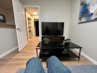Cozy 1 Bedroom Rental with Den free parking Close to University