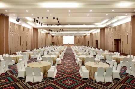 Aston Kupang Hotel & Convention Center Отели в г. Купанг