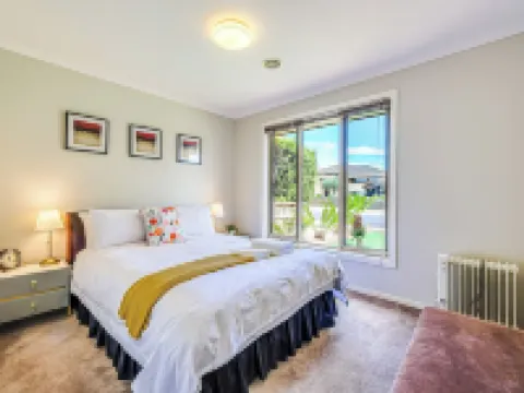 StayAU Spacious Stay Point Cook Hotels in Point Cook