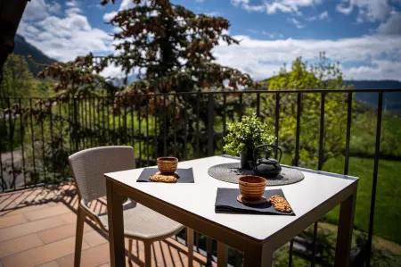 Hostal Cal Franciscó Отели рядом с достопримечательностью «Cova d'Anes»