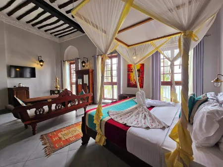 Mizingani Seafront Hotel Отели рядом с достопримечательностью «Персидские бани Хамамни»